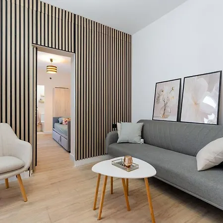 Torrevieja Beach Appartement 托雷维耶哈